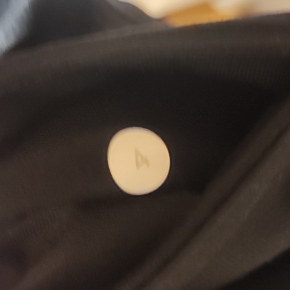 Lululemon Groove Crop Reversible Leggings  size 4 - Picture 7 of 7